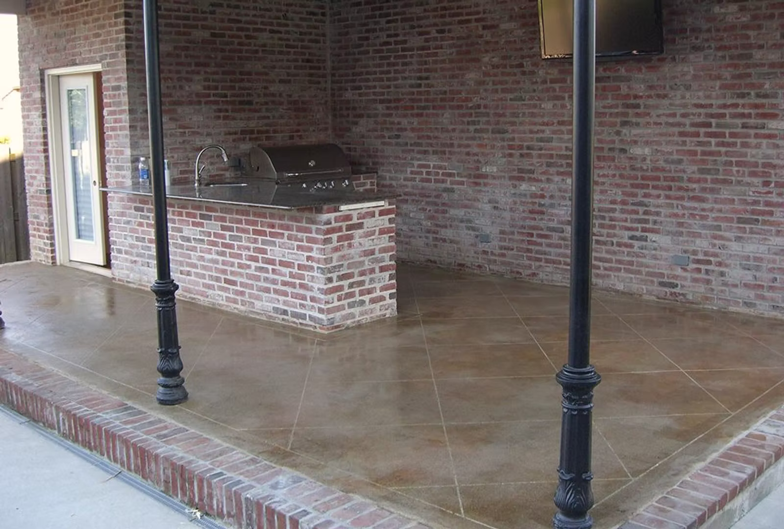 Decorative concrete patio